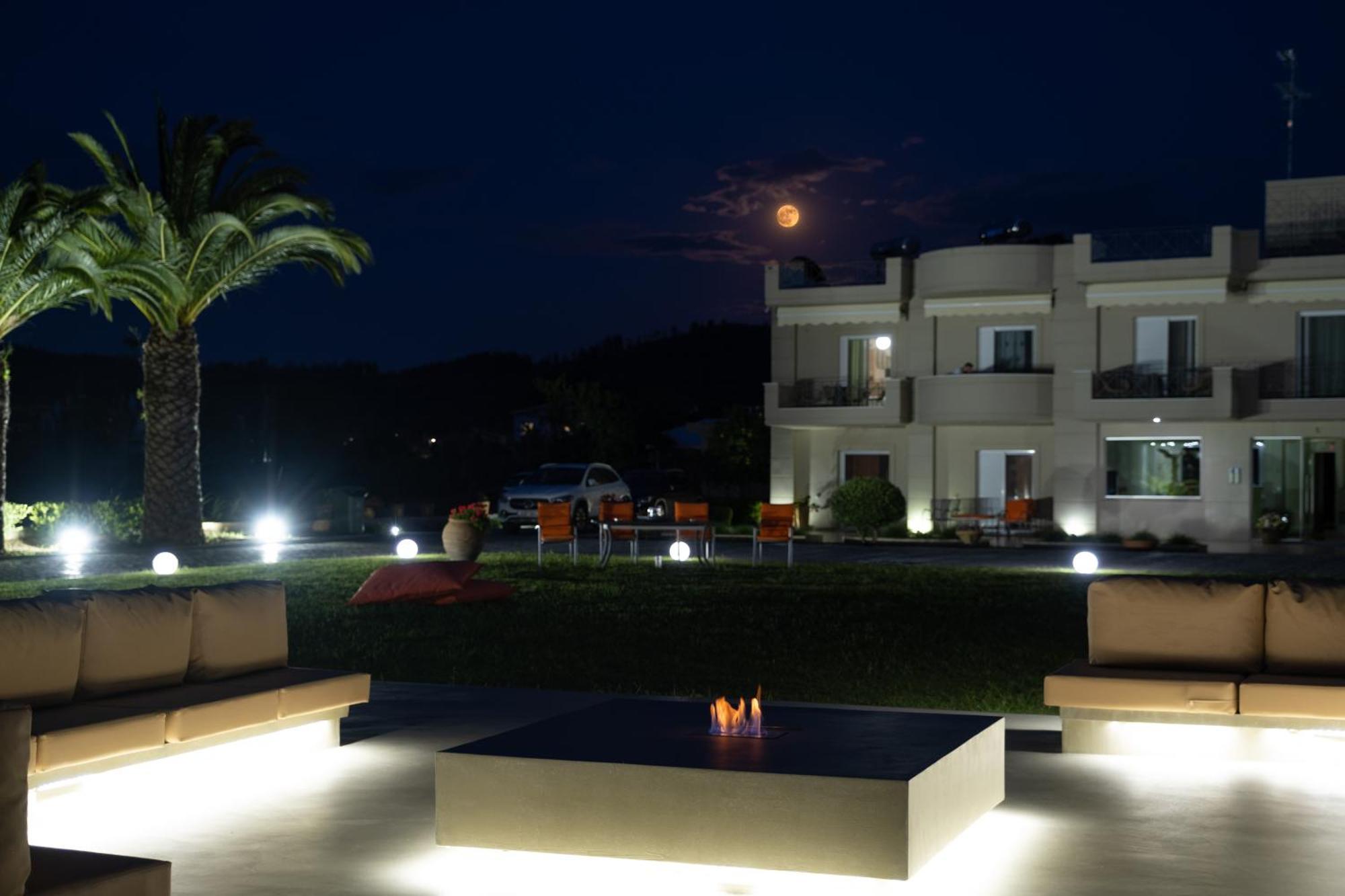 Apolonio Pefki Evia Aparthotel Bagian luar foto