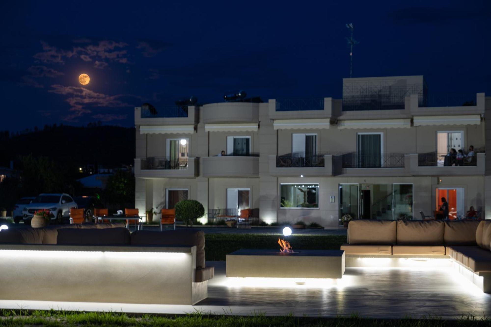 Apolonio Pefki Evia Aparthotel Bagian luar foto