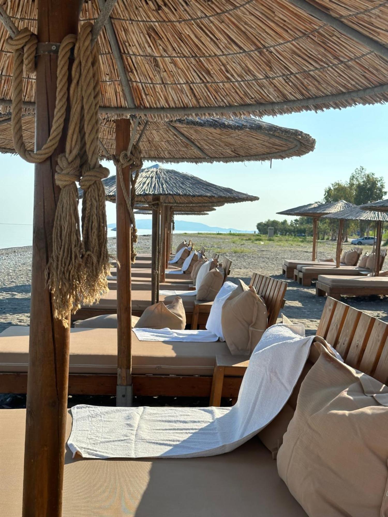 Apolonio Pefki Evia Aparthotel Bagian luar foto