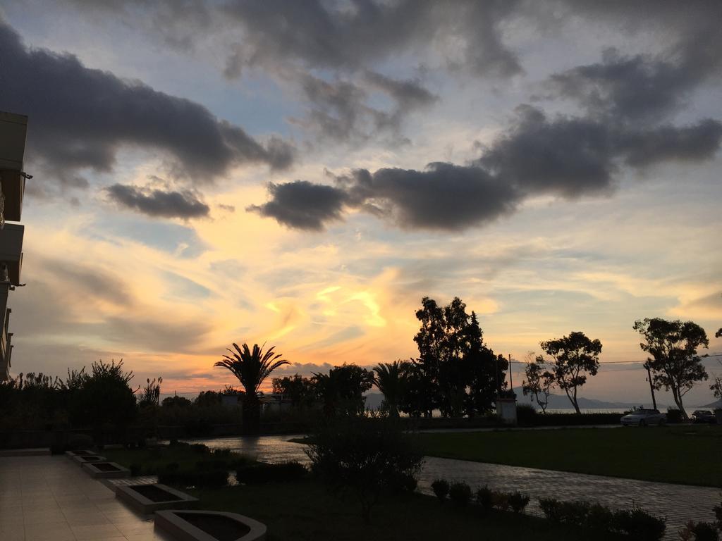 Apolonio Pefki Evia Aparthotel Bagian luar foto